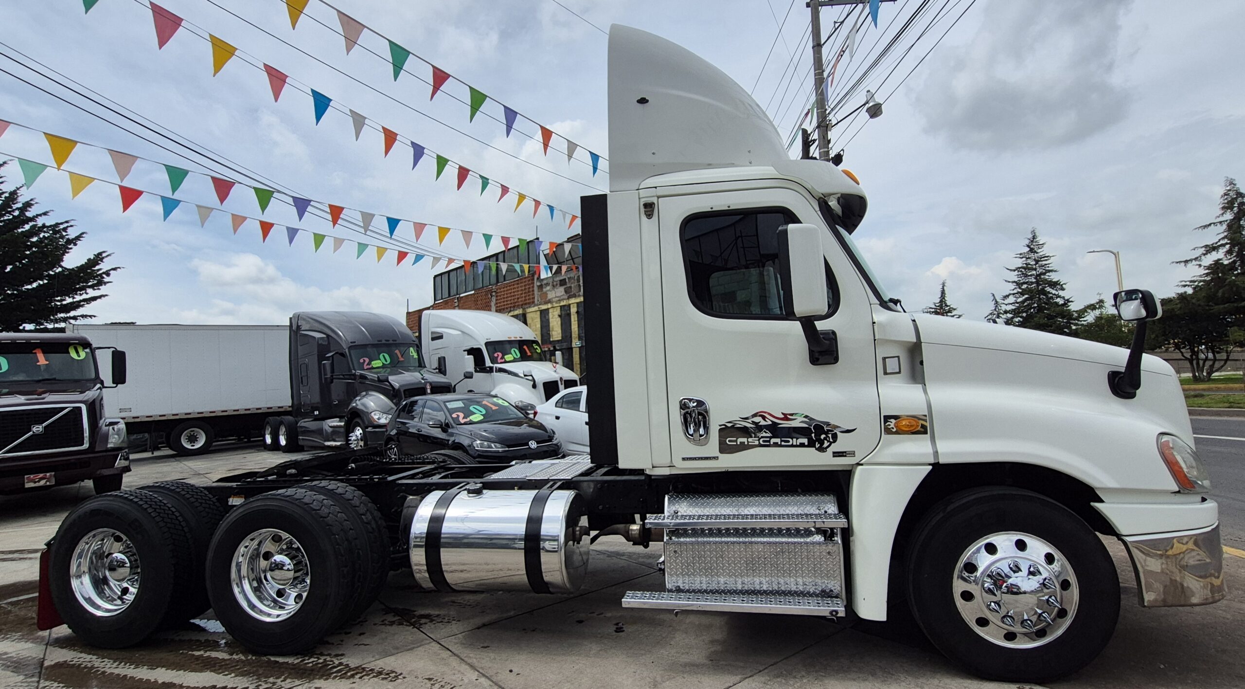 
								Cascadia Daycab Detroit 2016 full									