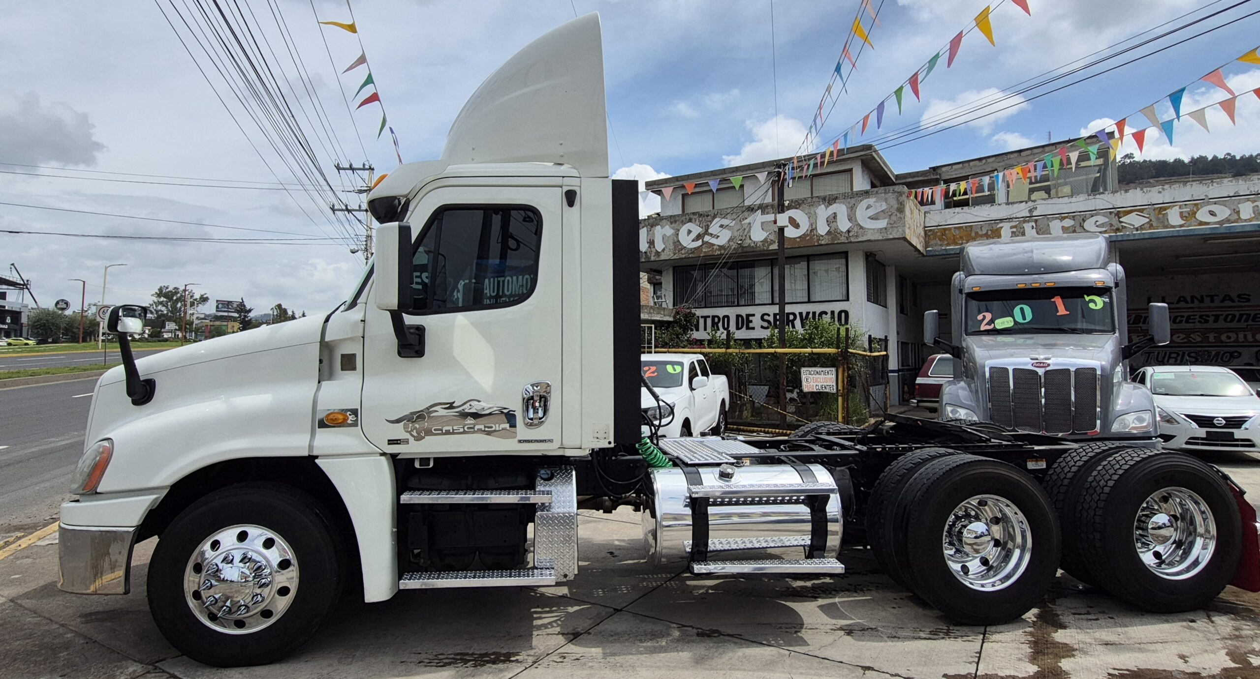 
								Cascadia Daycab Detroit 2016 full									