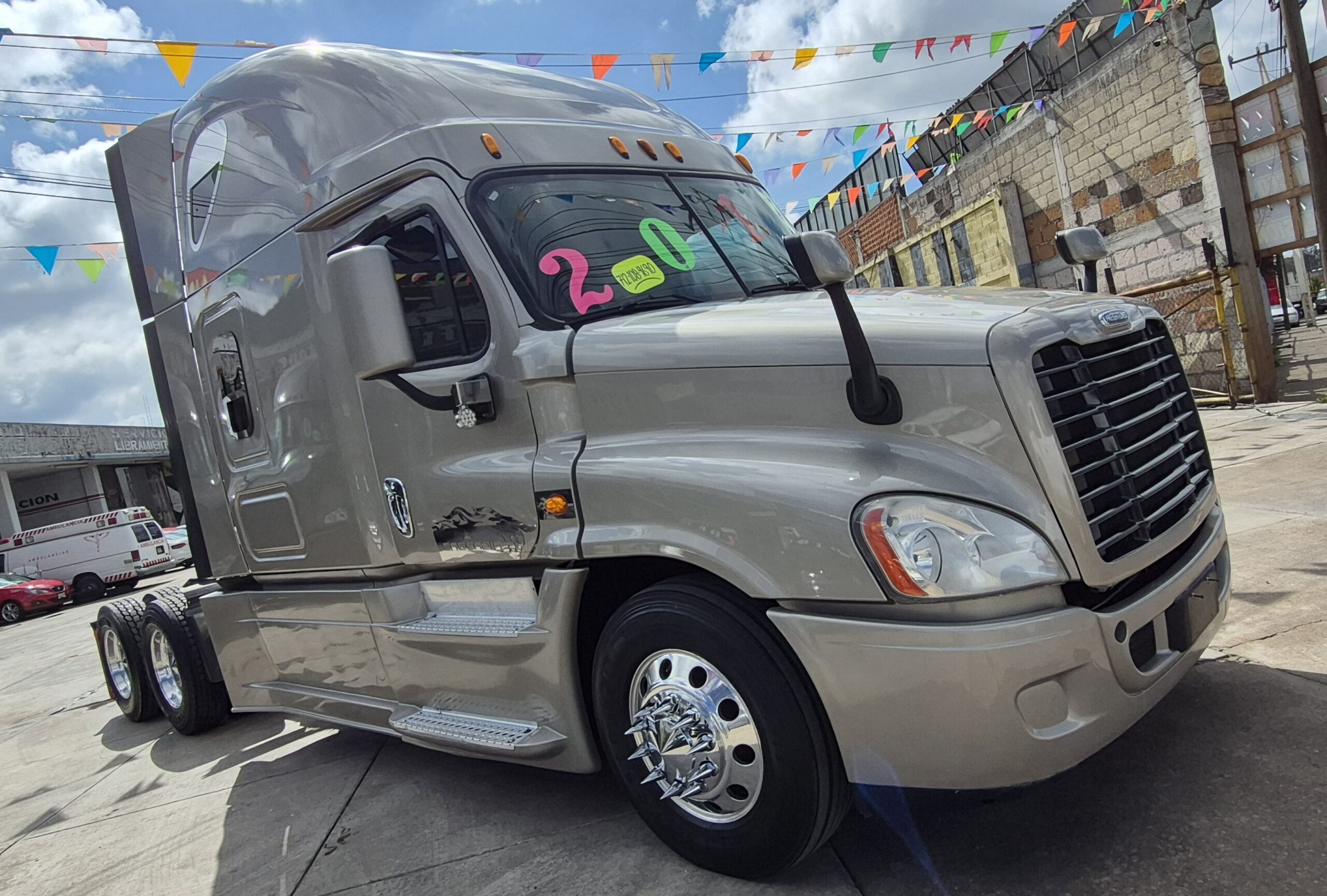 
								Cascadia Freightliner Cummins 2015 full									