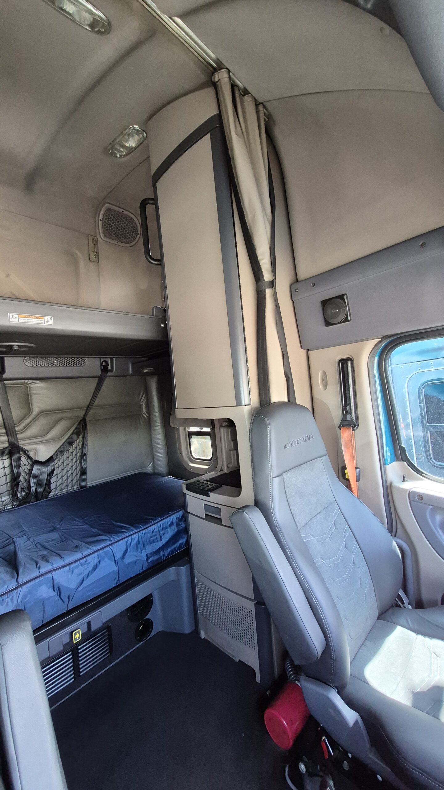 
								Cascadia Freightliner Vu 2016 full									