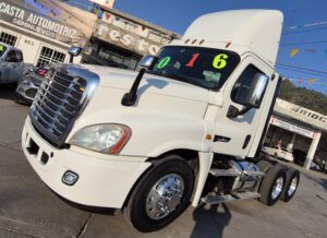 Cascadia Daycab Cummis 2016