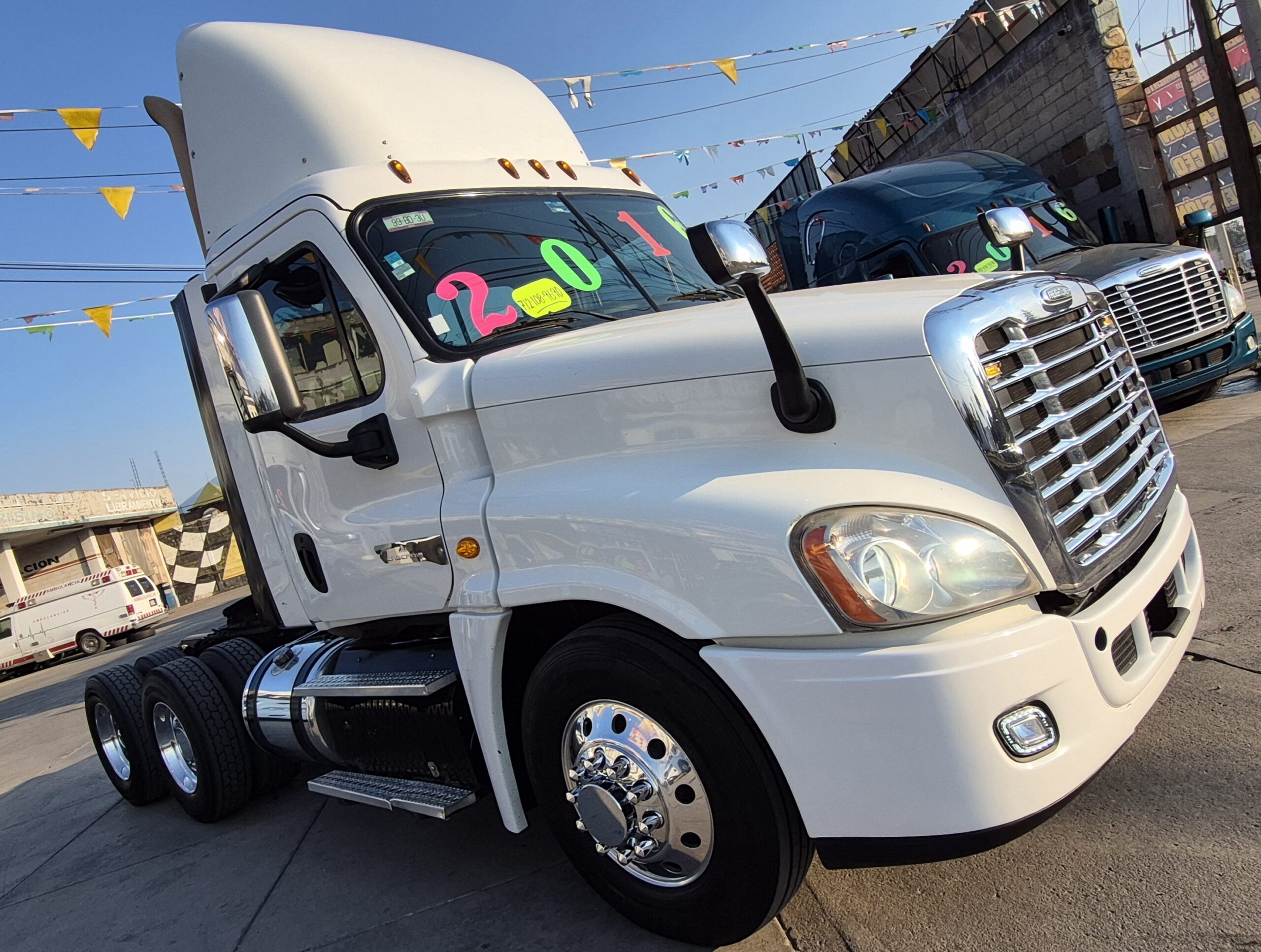 
								Cascadia Daycab Cummis 2016 full									