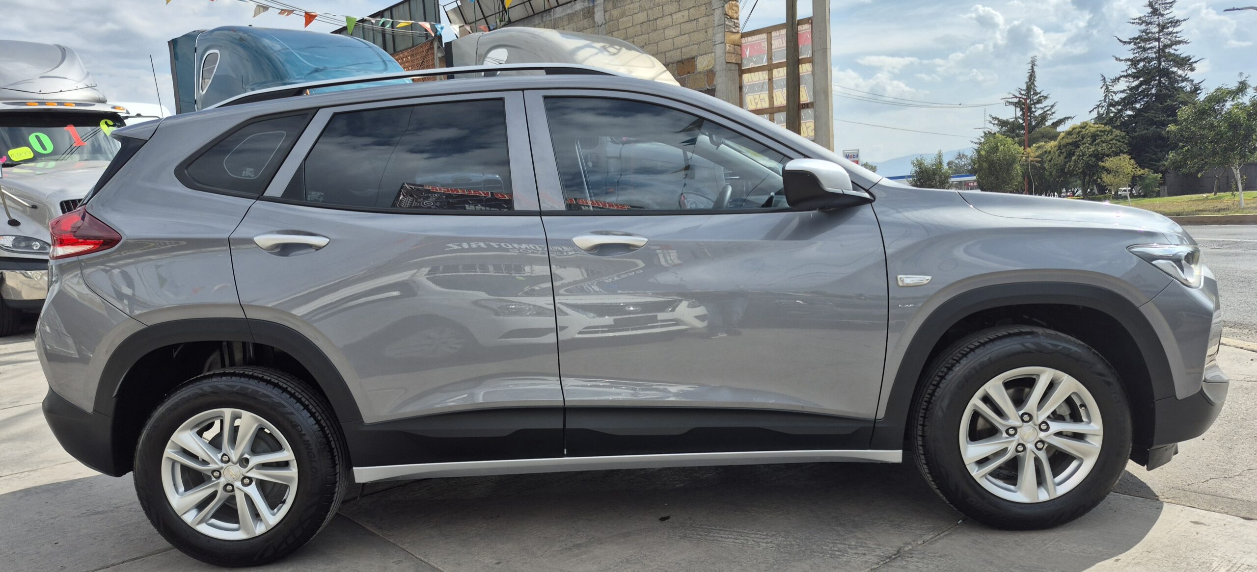 
								2021 Chevrolet Tracker Ls full									