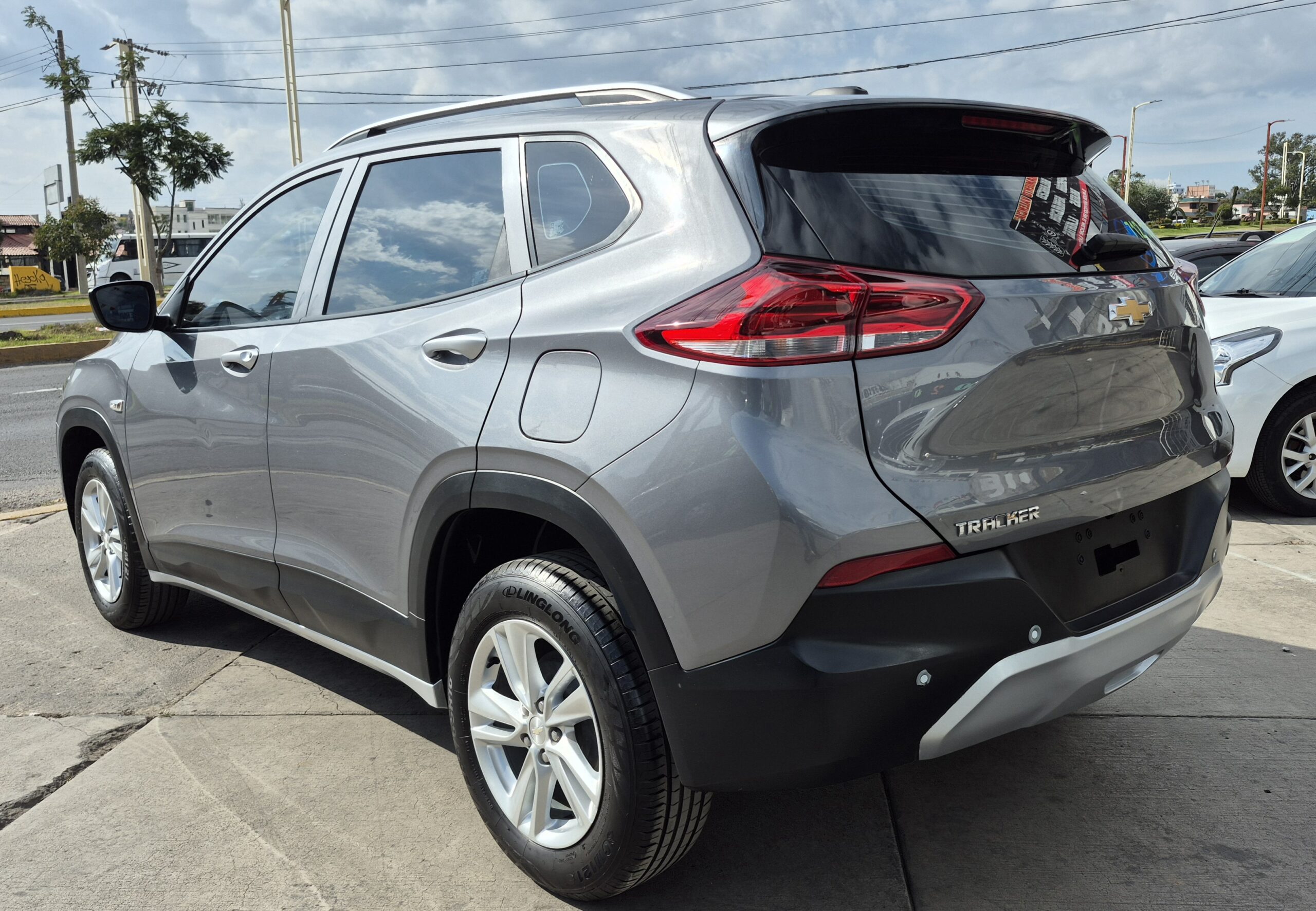 
								2021 Chevrolet Tracker Ls full									