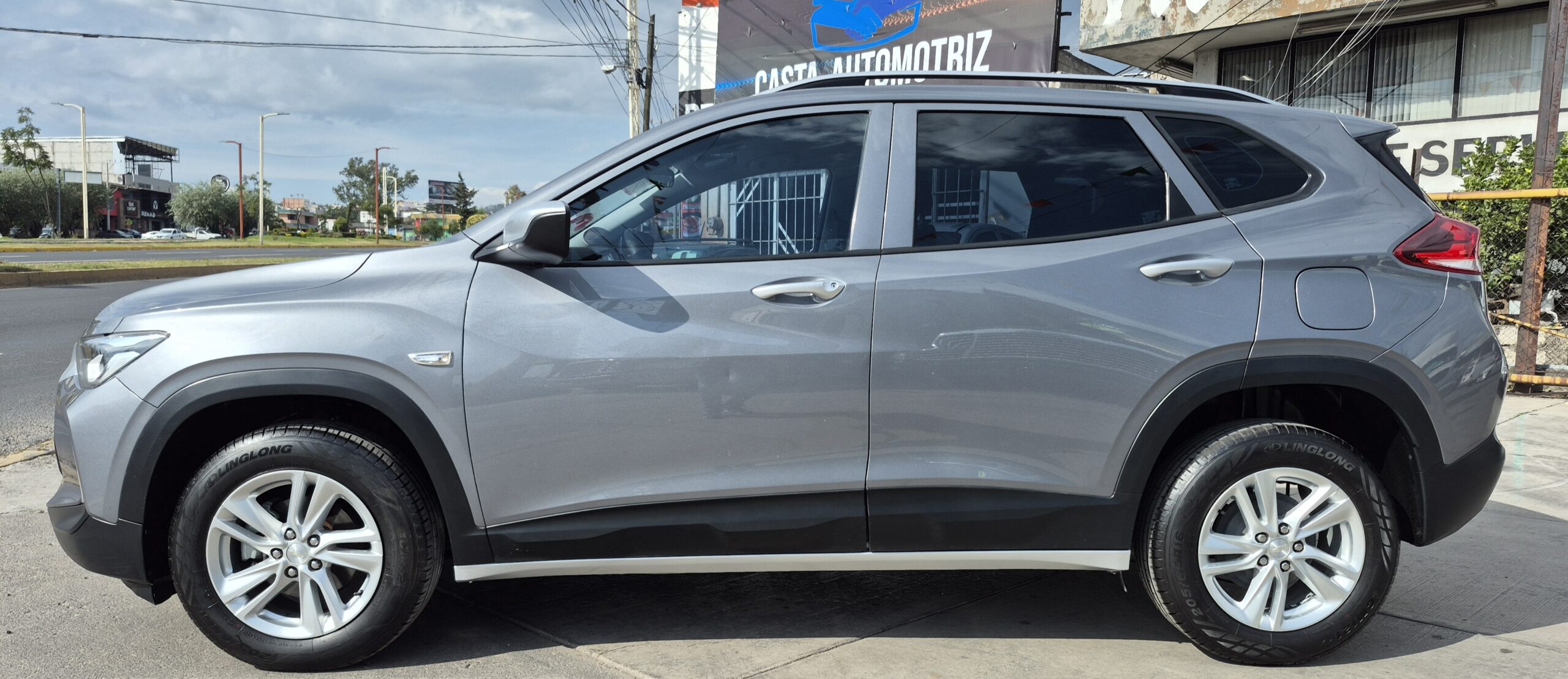 
								2021 Chevrolet Tracker Ls full									