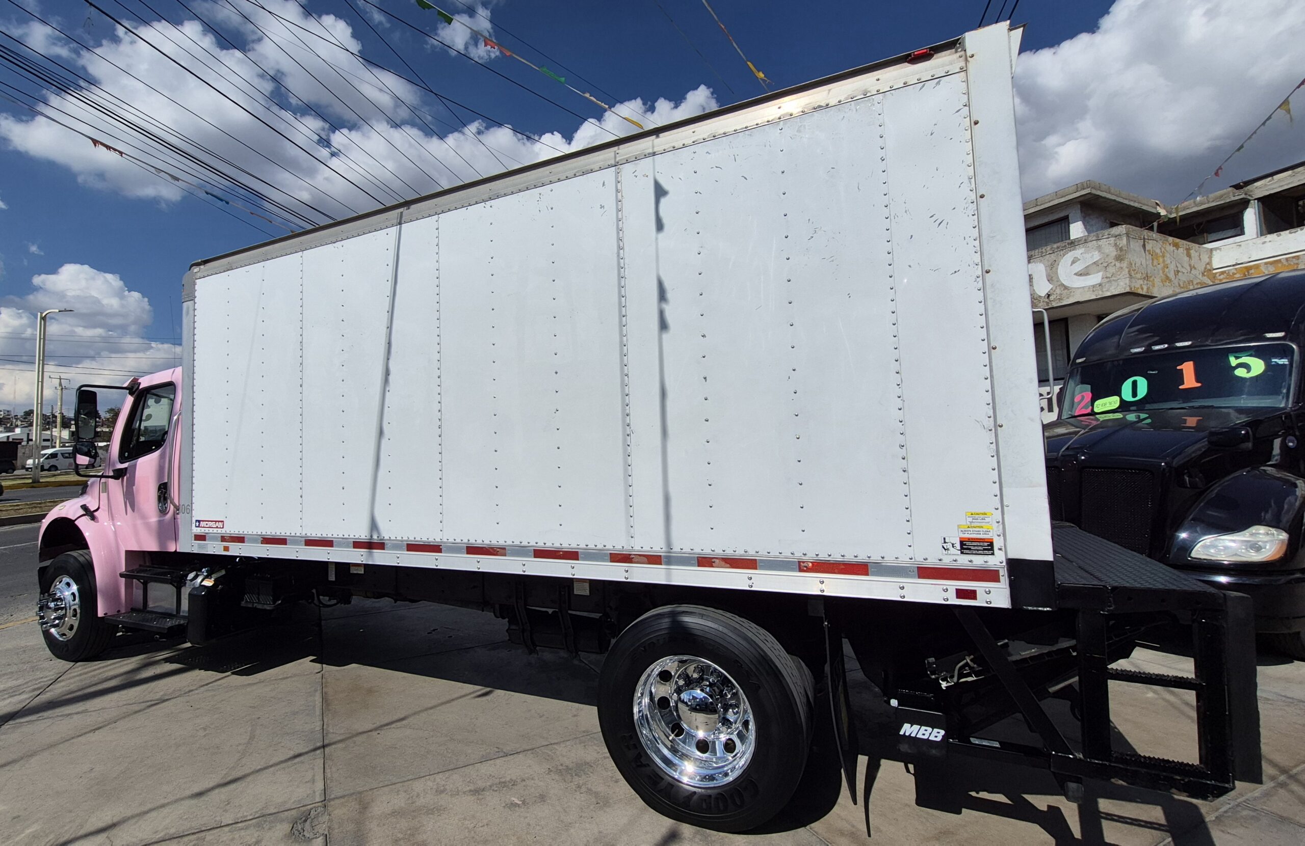 
								2013 Freightliner M2 Rabon full									