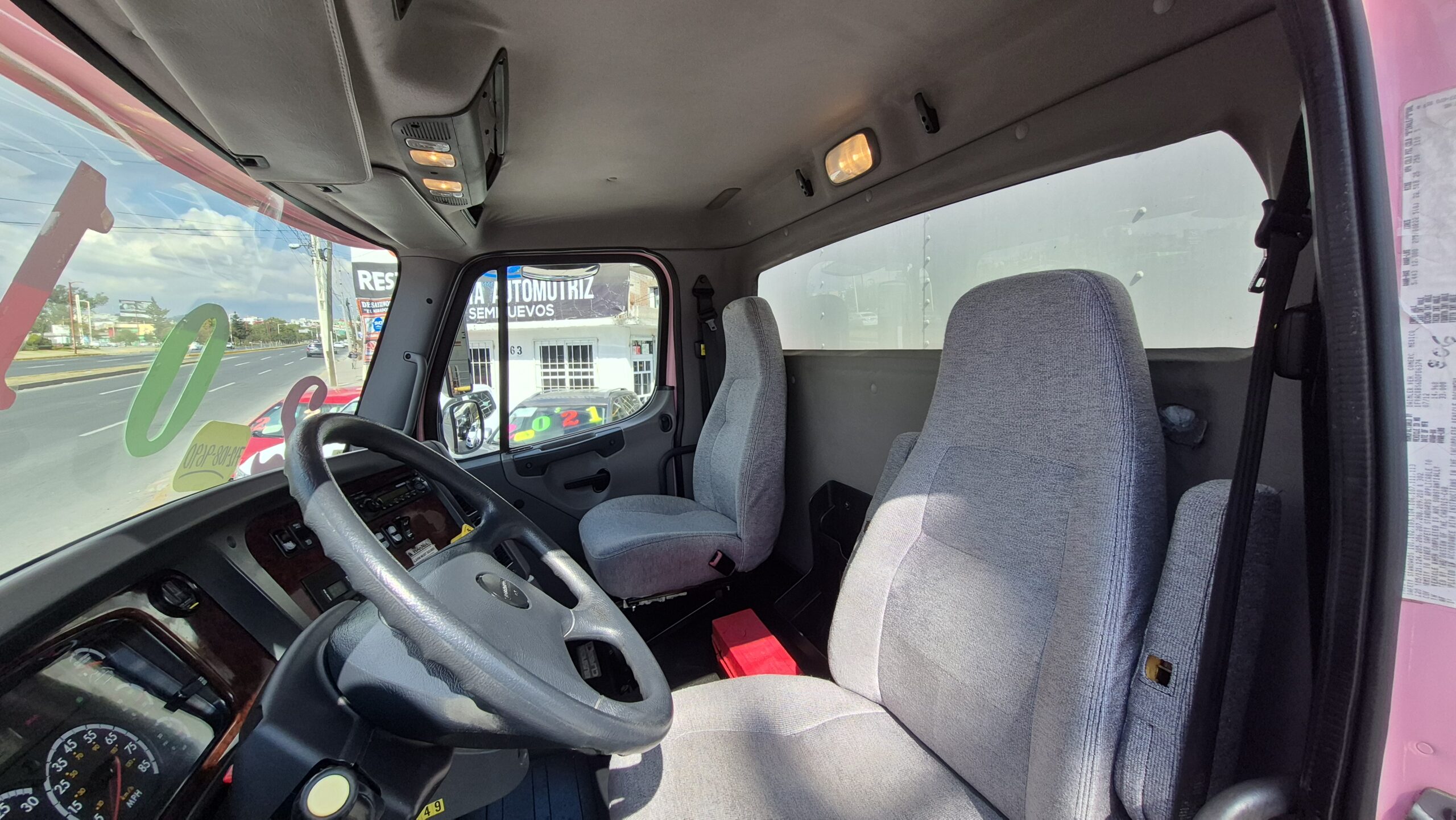 
								2013 Freightliner M2 Rabon full									