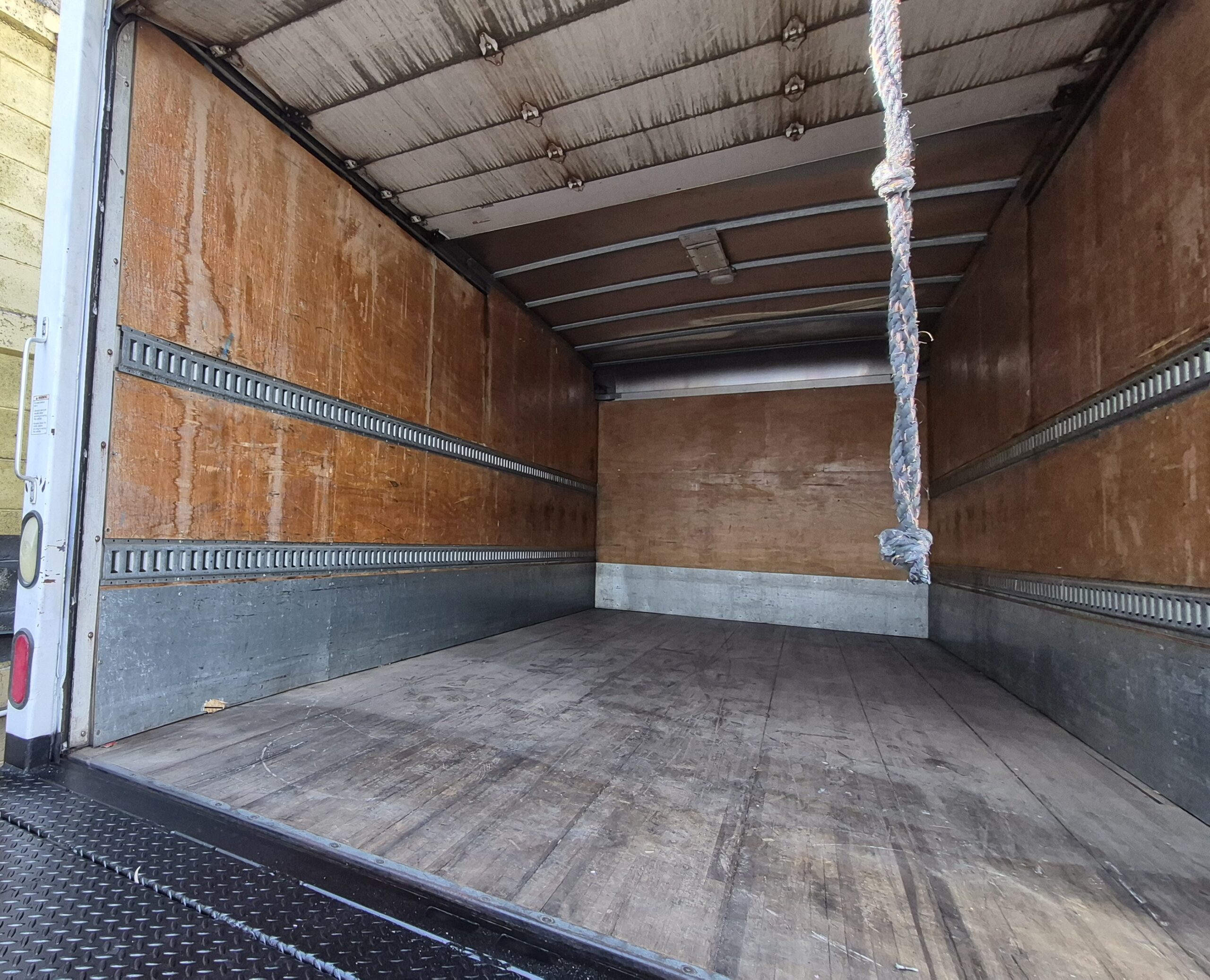 
								2013 Freightliner M2 Rabon full									