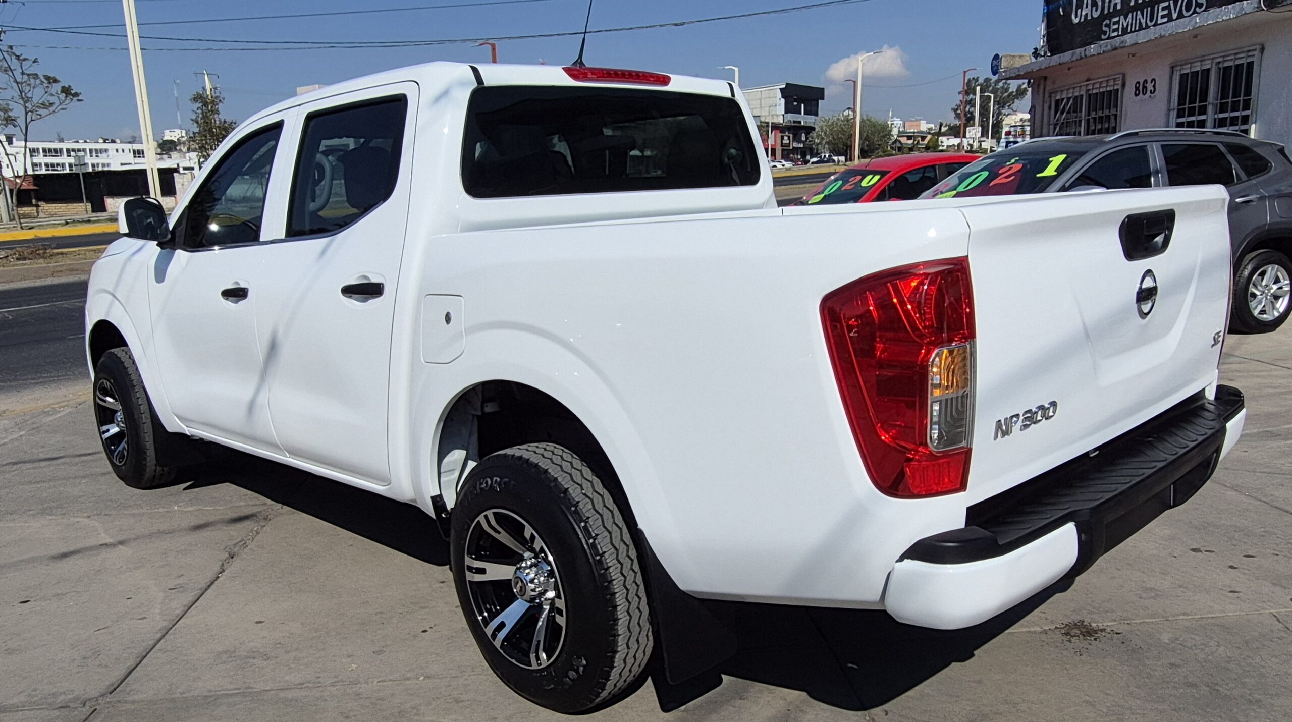 
								2020 Nissan Np300 Doble Cabina Se full									