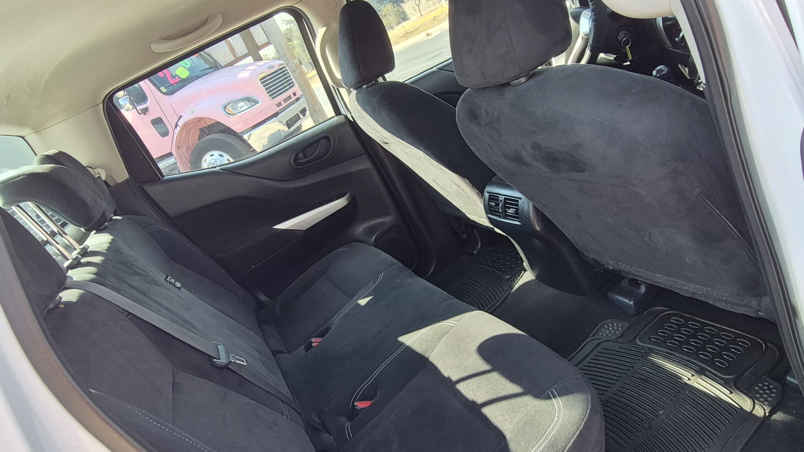 
								2020 Nissan Np300 Doble Cabina Se full									