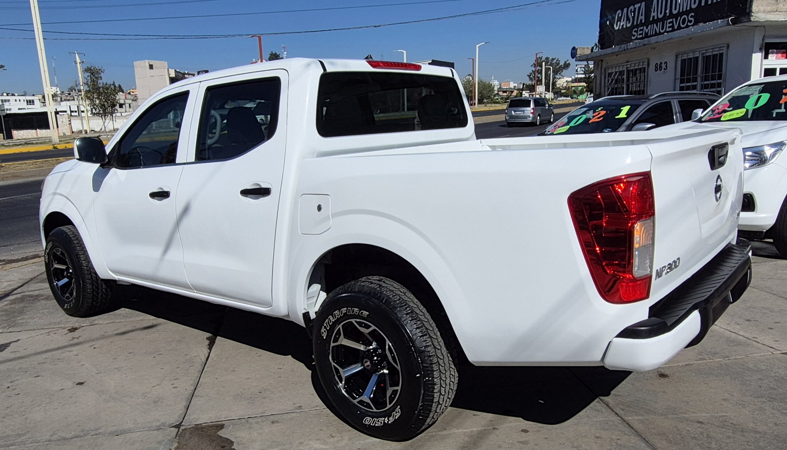 
								2020 Nissan Np300 Doble Cab Se full									