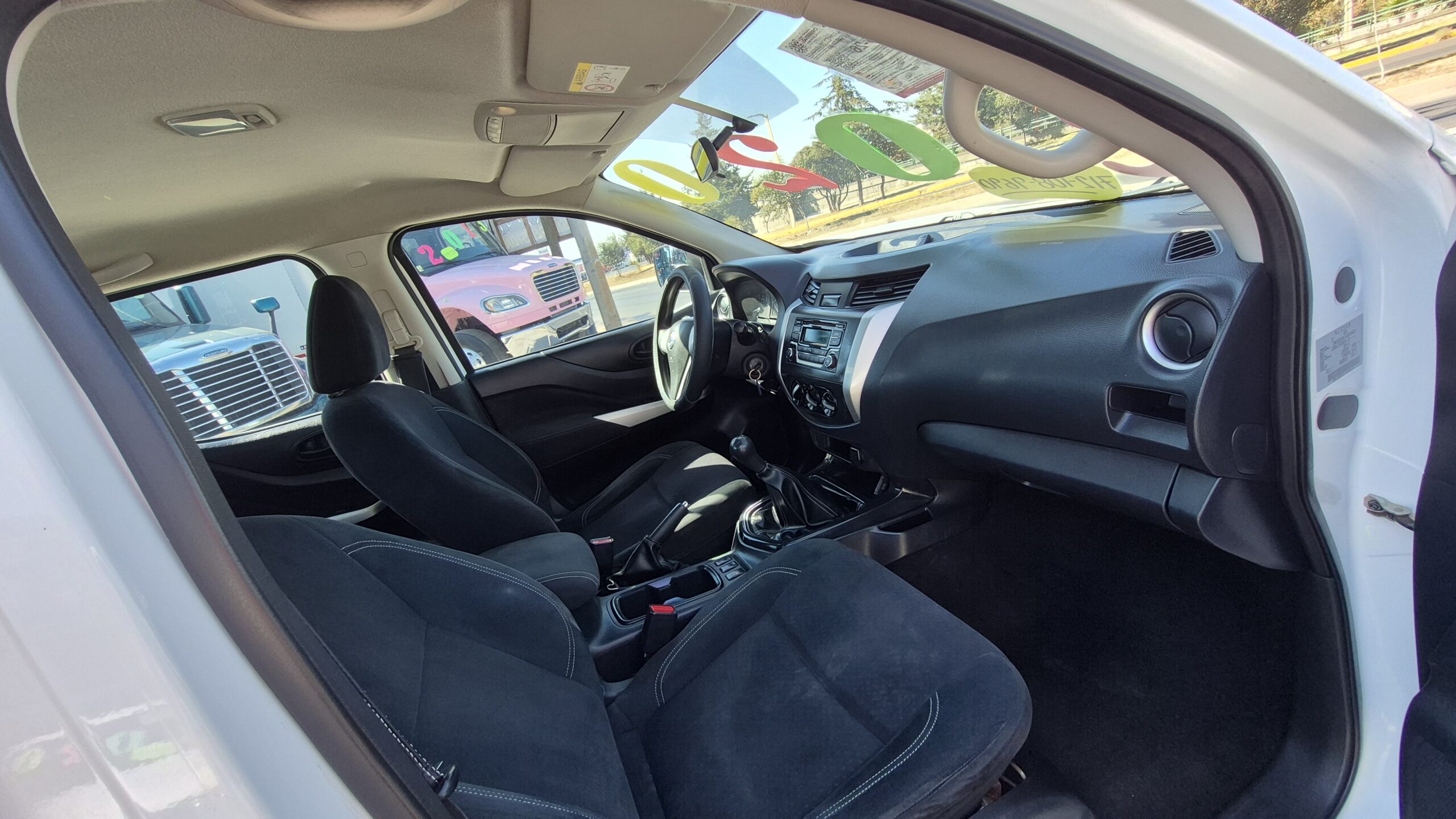 
								2020 Nissan Np300 Doble Cab Se full									