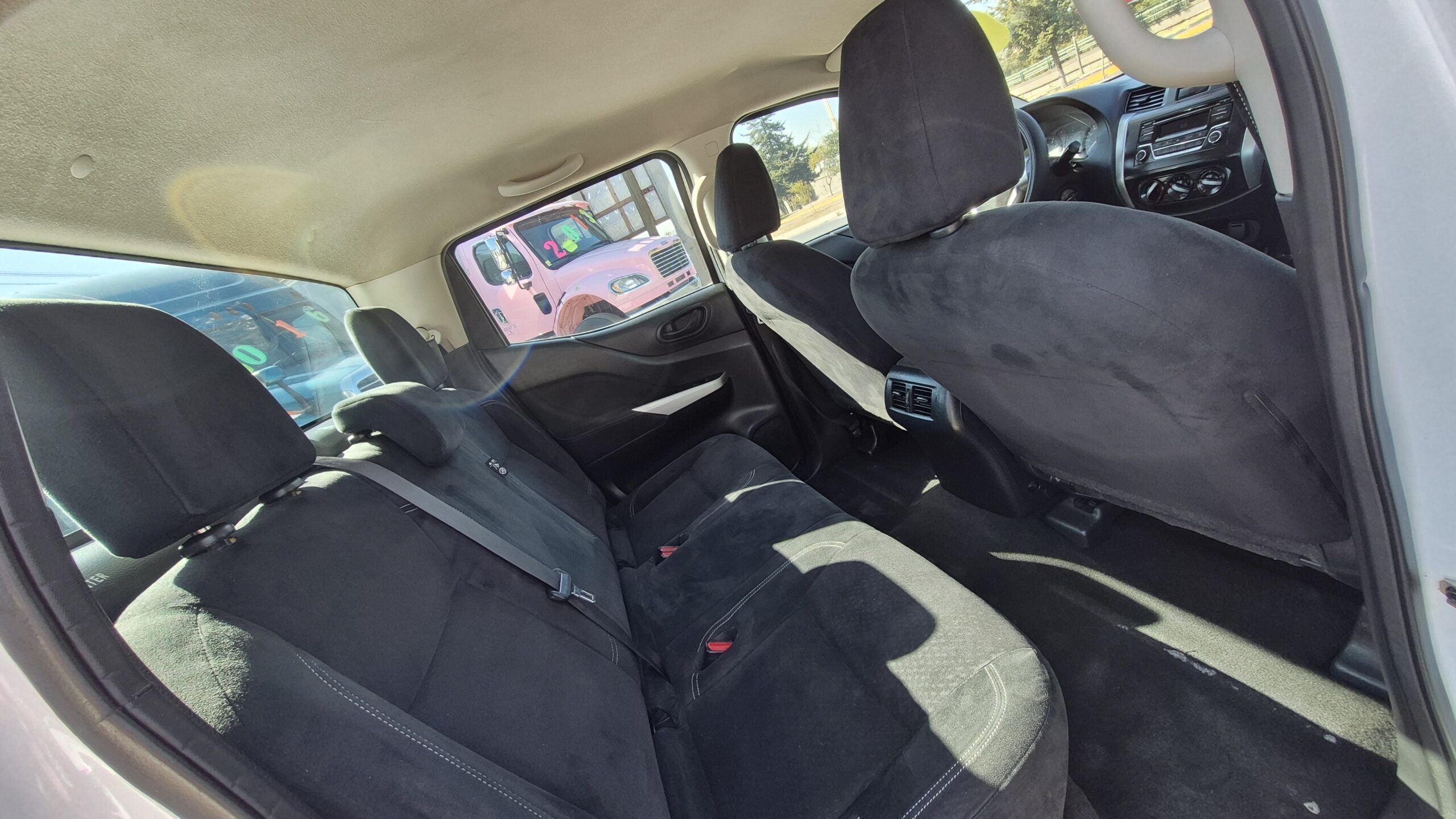 
								2020 Nissan Np300 Doble Cab Se full									