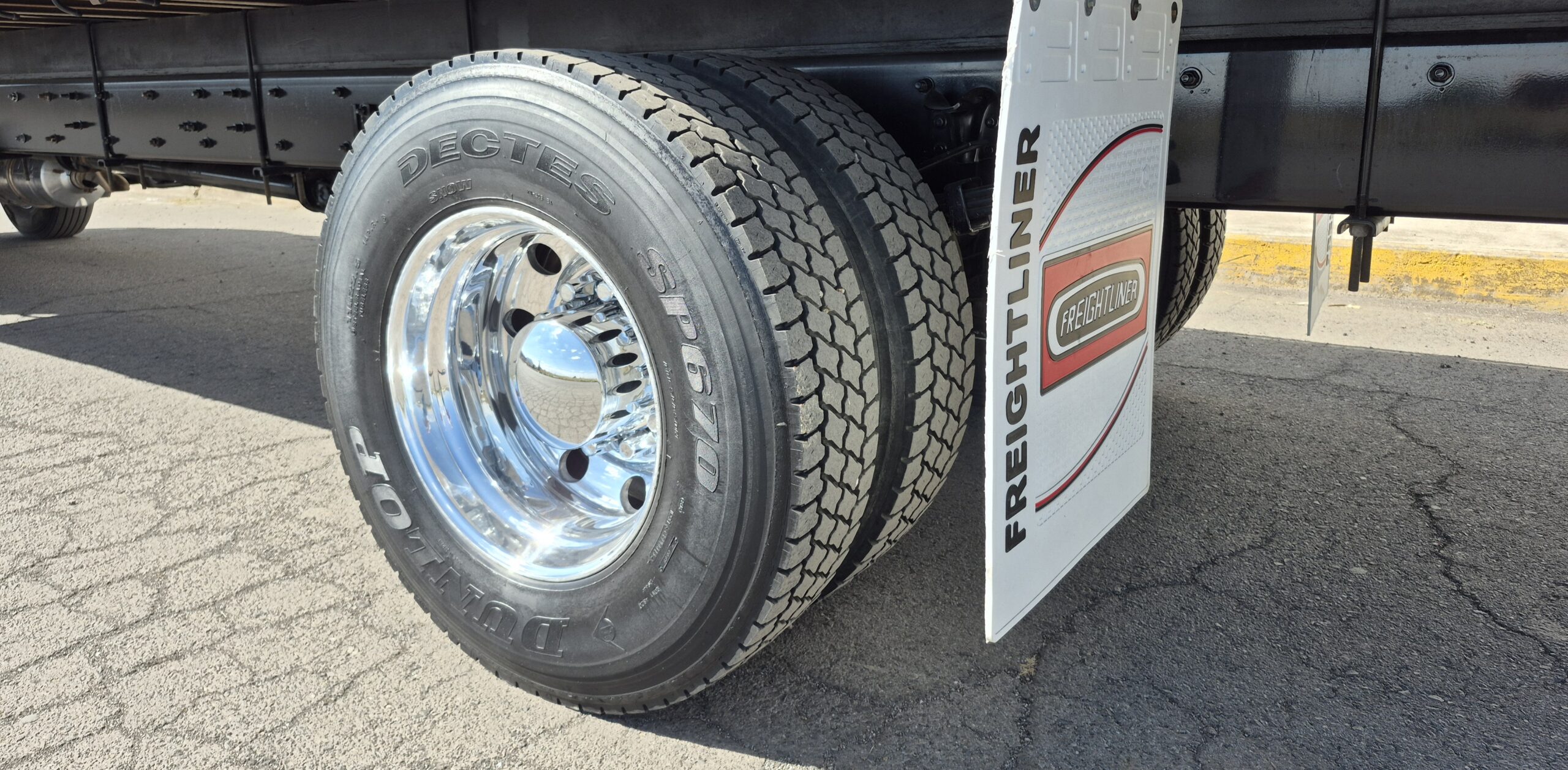 
								2018 Freightliner M2 Rabon con Plataforma full									