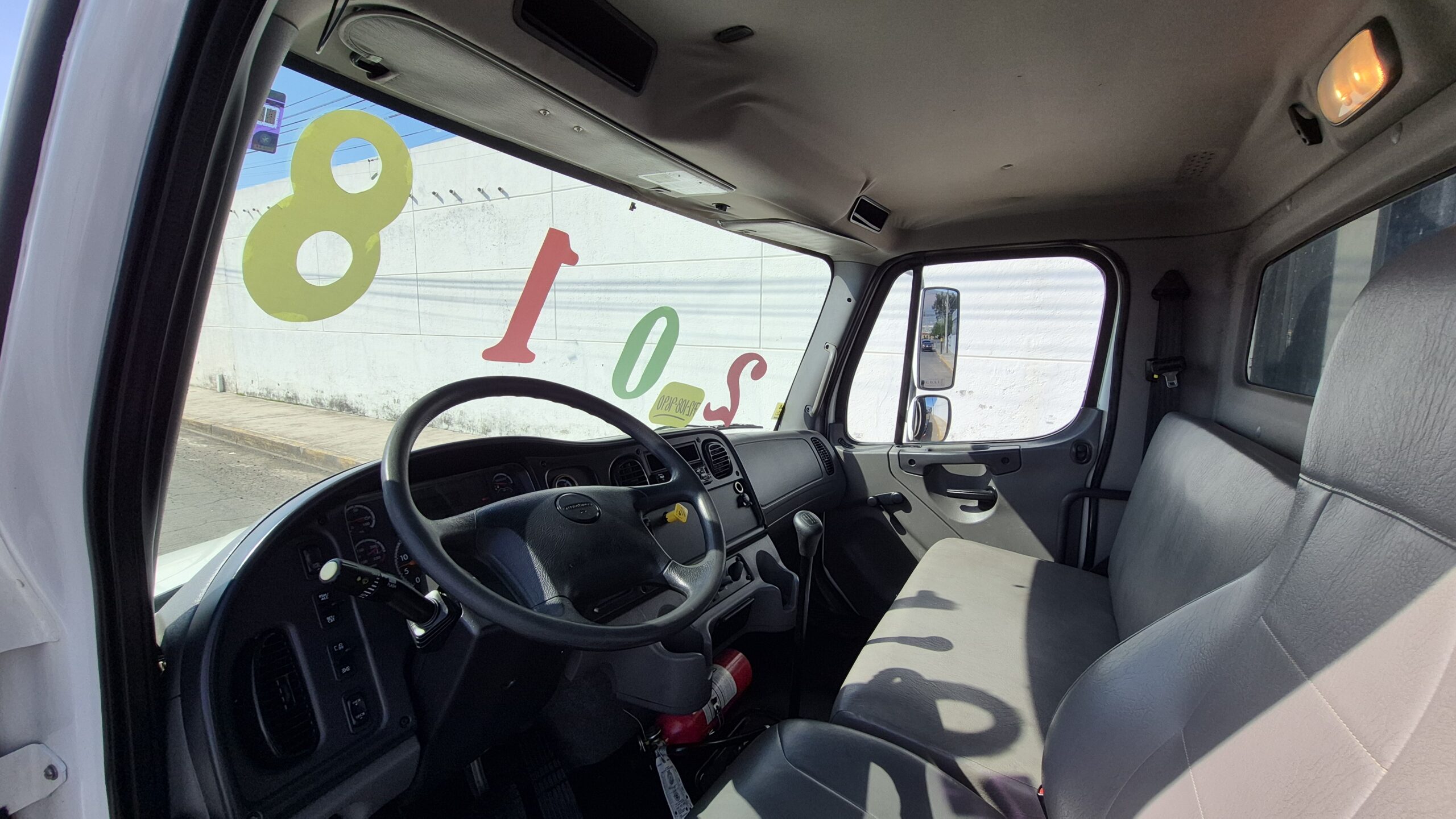 
								2018 Freightliner M2 Rabon con Plataforma full									