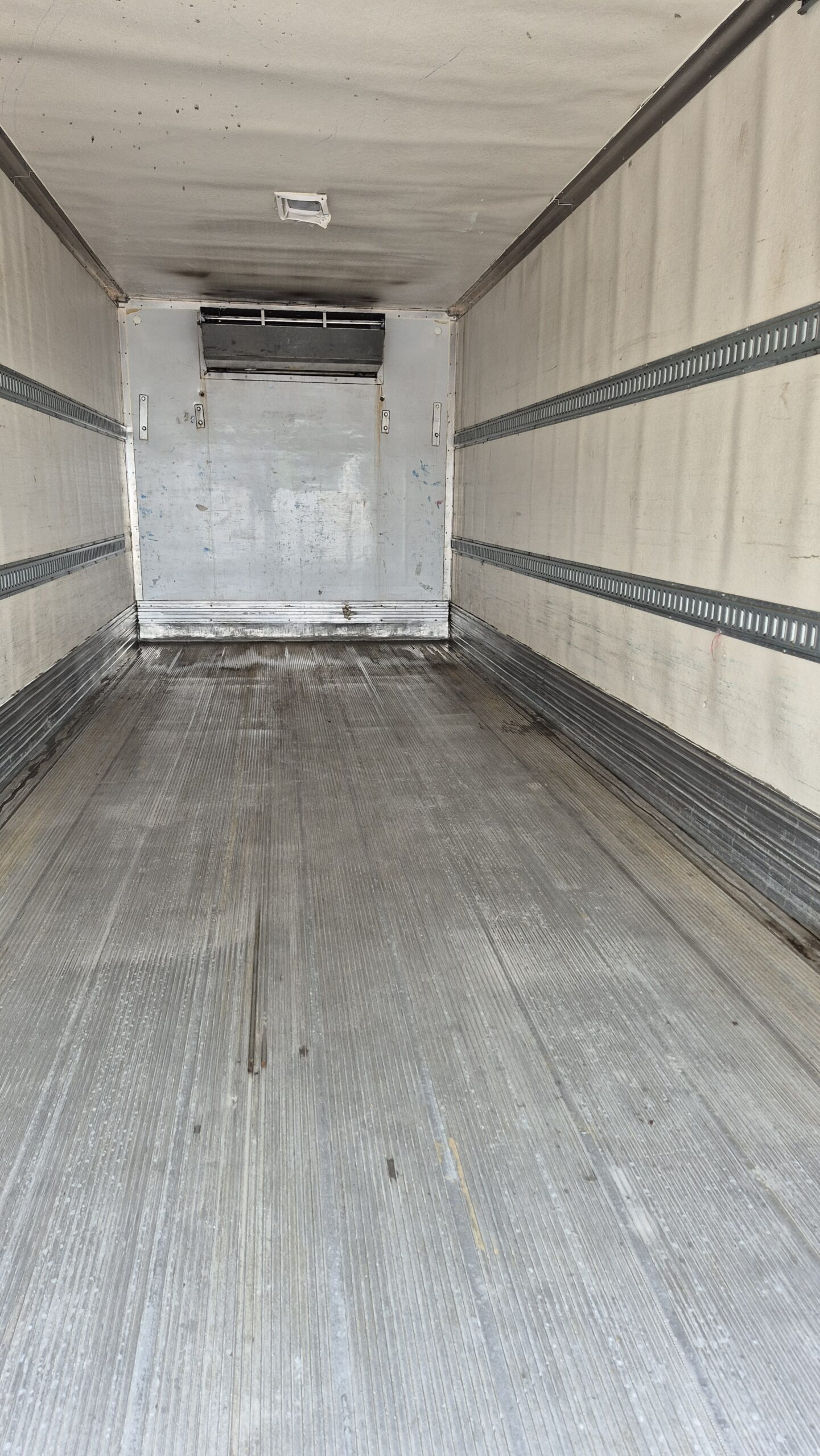 
								2018 International Durastar 4300 full									