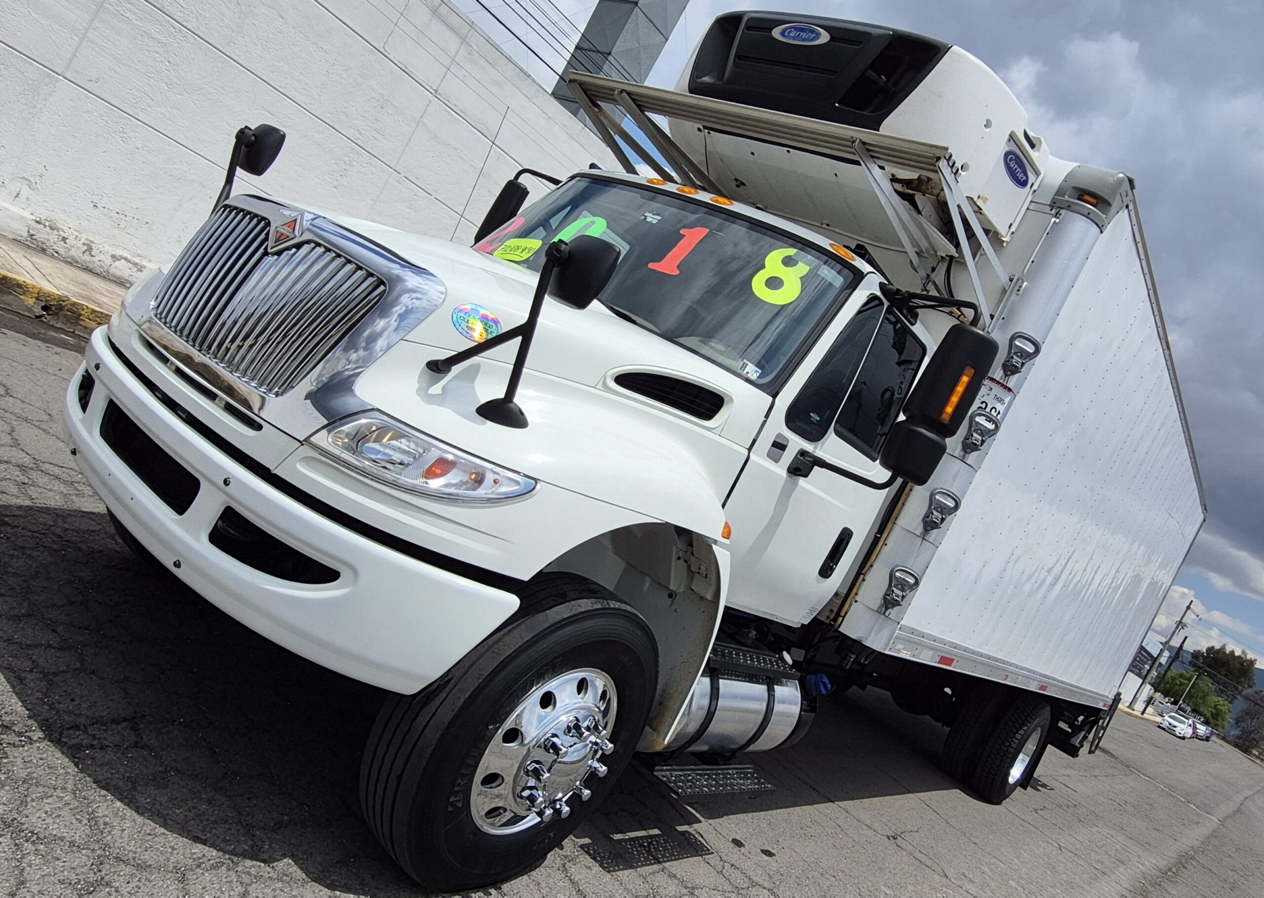 
								2018 International Durastar 4300 full									