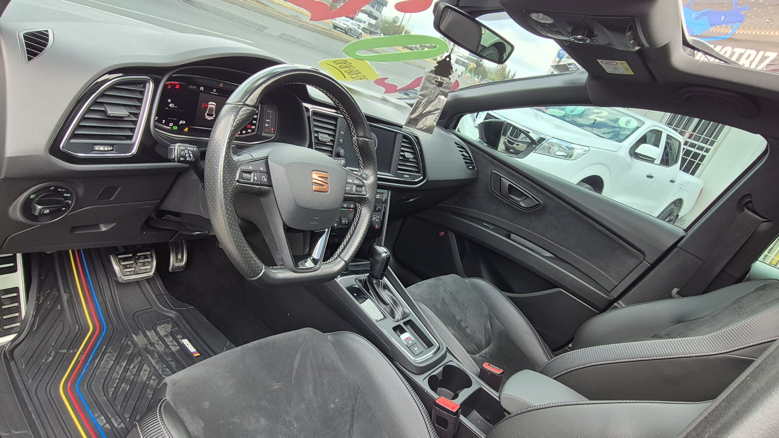 
								2020 Seat Leon Cupra 290Hp full									