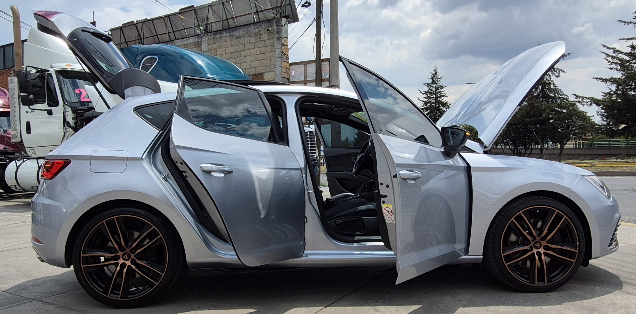 
								2020 Seat Leon Cupra 290Hp full									