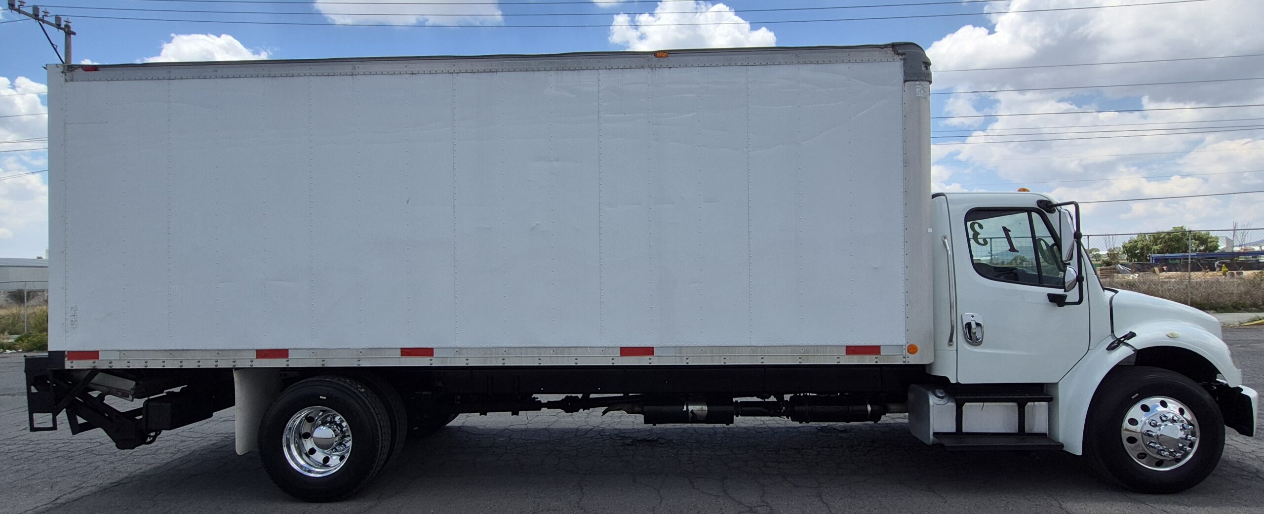 
								2013 Freightliner M2 Rabon Caja Seca full									