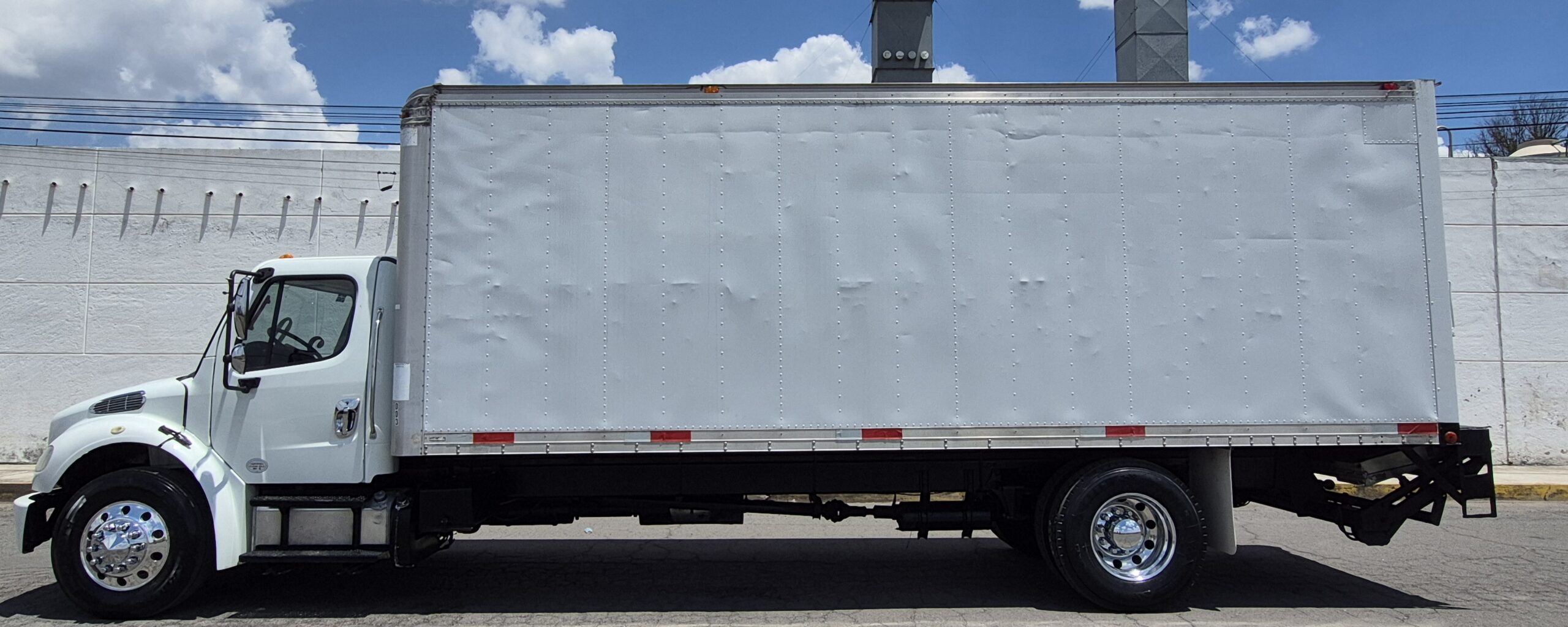 
								2013 Freightliner M2 Rabon Caja Seca full									