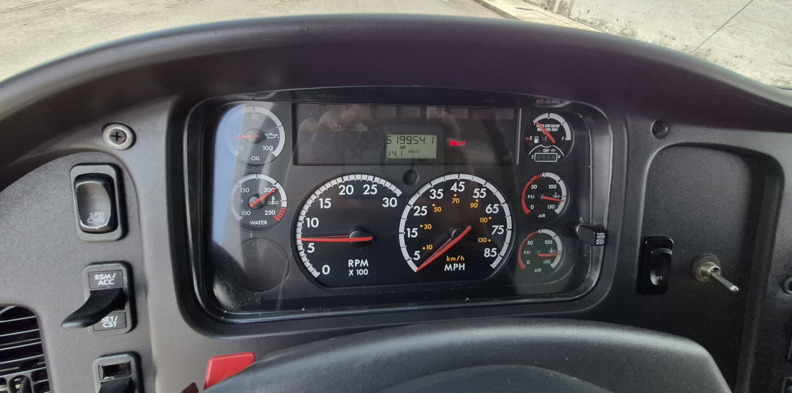 
								2013 Freightliner M2 Rabon Caja Seca full									