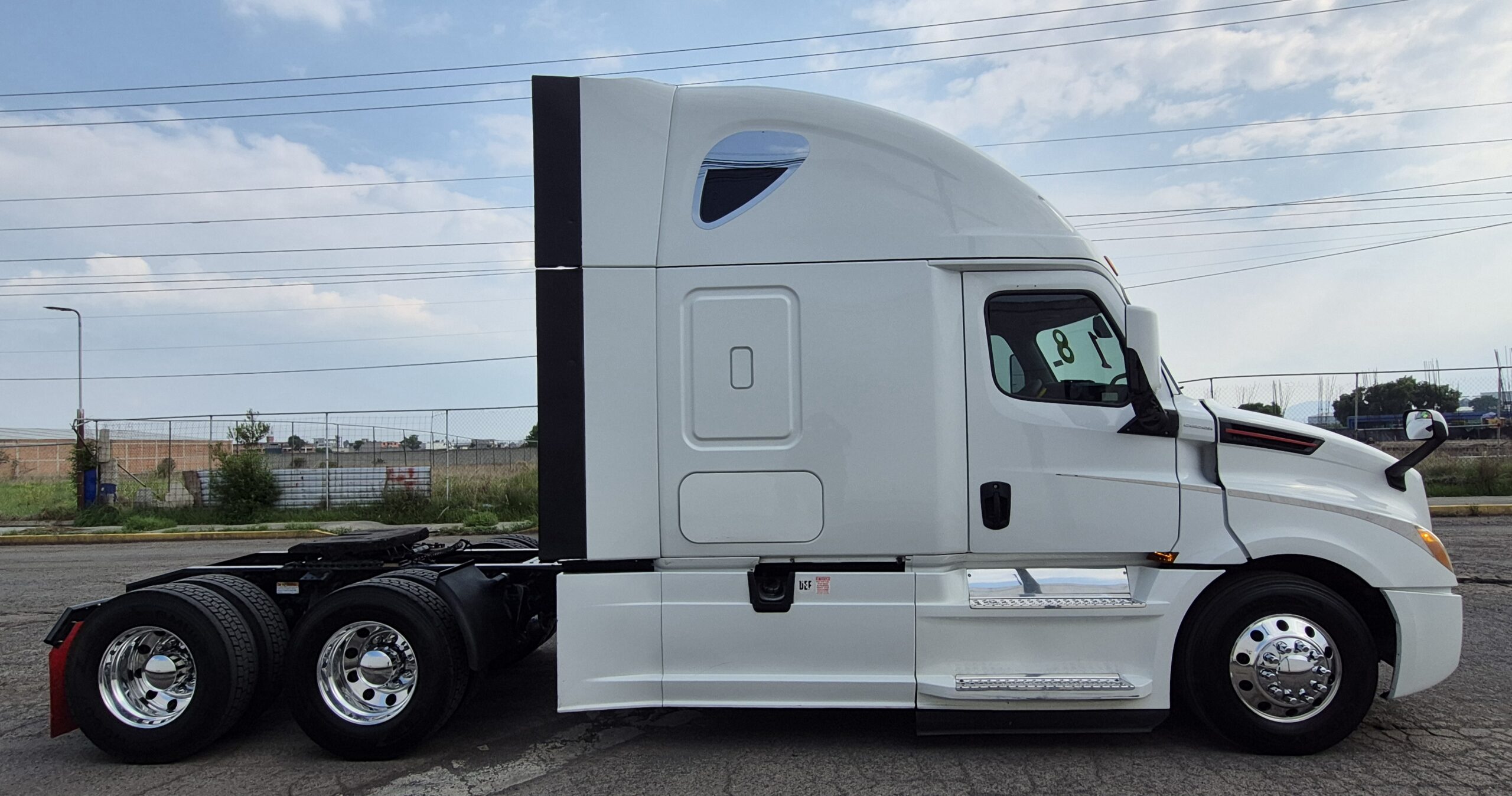 
								2018 Freightliner Cascadia Evolution full									