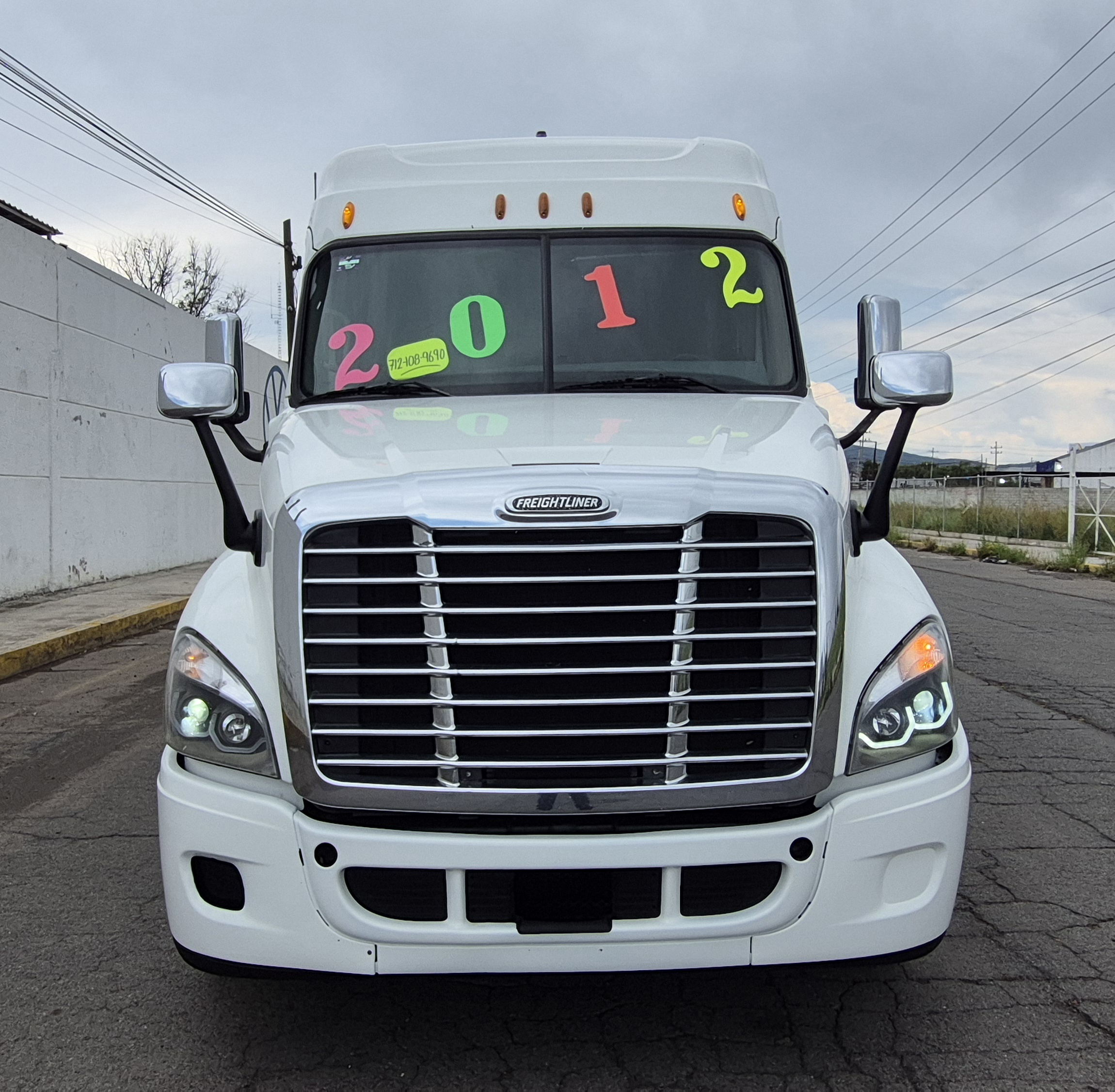 
								2012 Freightliner Cascadia full									