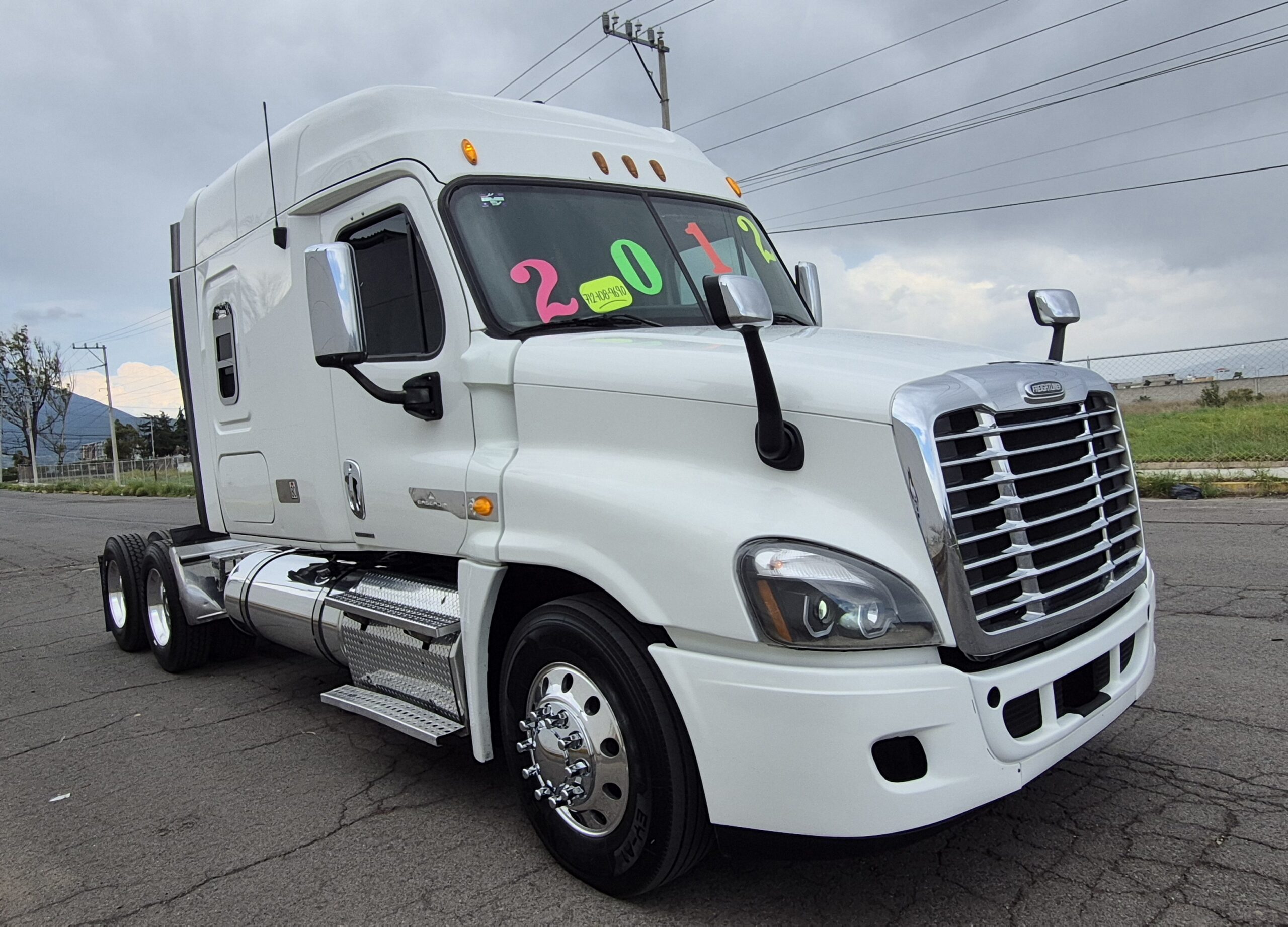 
								2012 Freightliner Cascadia full									
