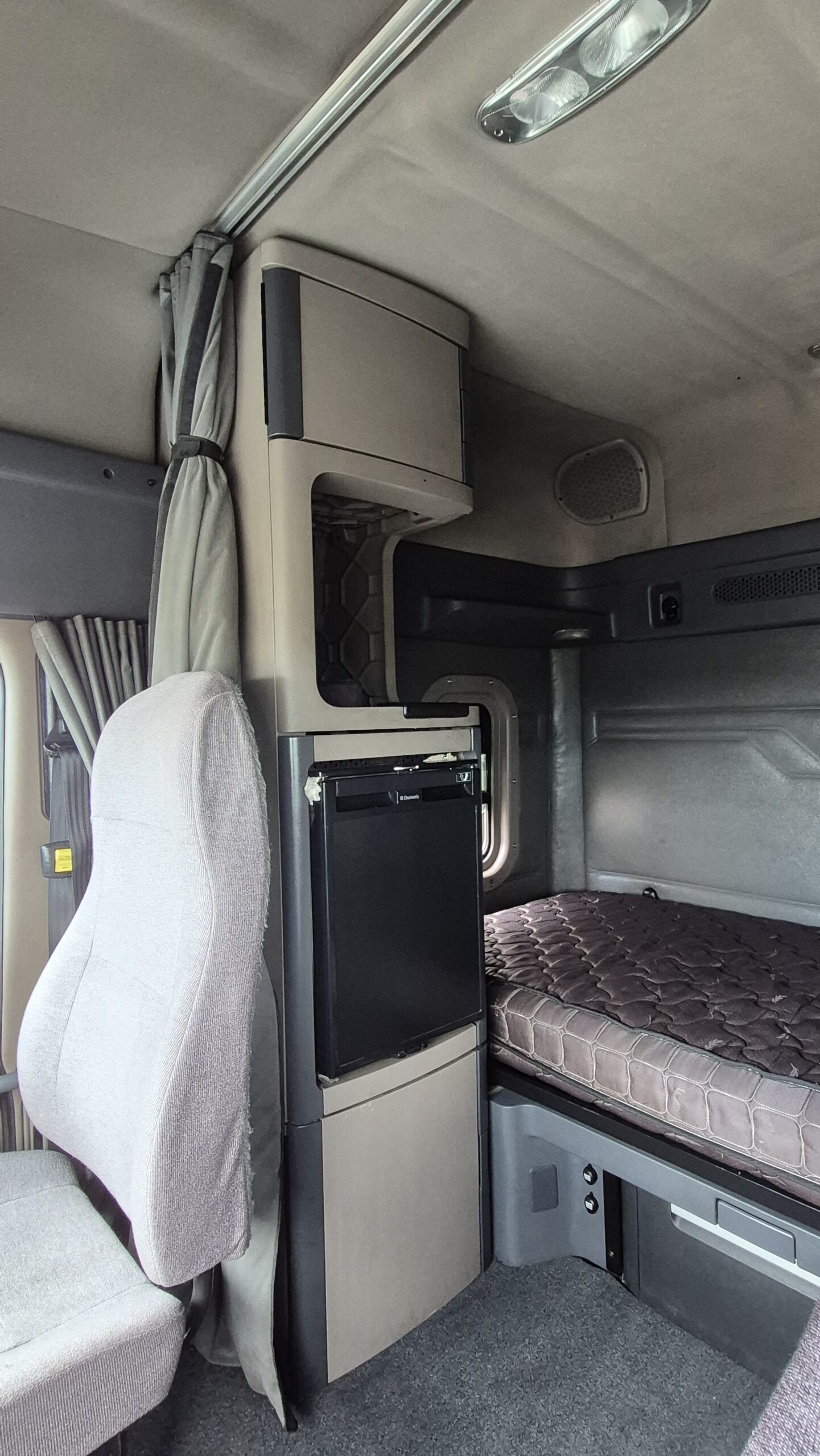 
								2012 Freightliner Cascadia full									